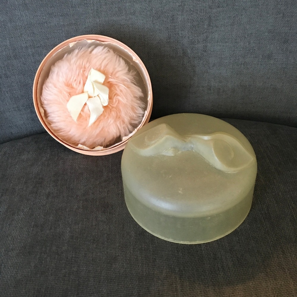 Vintage Chloe by Lagerfeld Perfumed Body Powder Lily Container‎ w/ Puff EMPTY